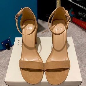 Women’s Ema Pumps | Size 9